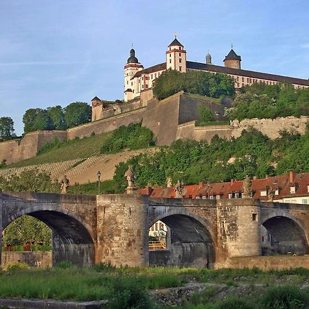 Studio Apartment - Terrace, Private Parking Place Wurzburg Luaran gambar